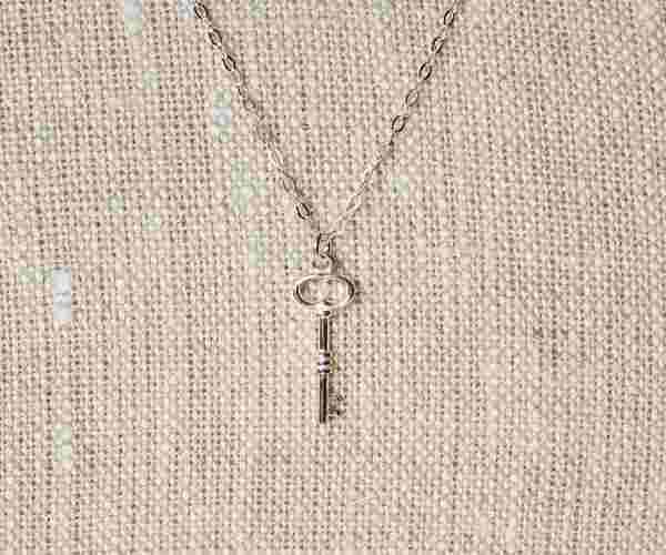 Dainty Sterling Silver Key Necklace3 (1)