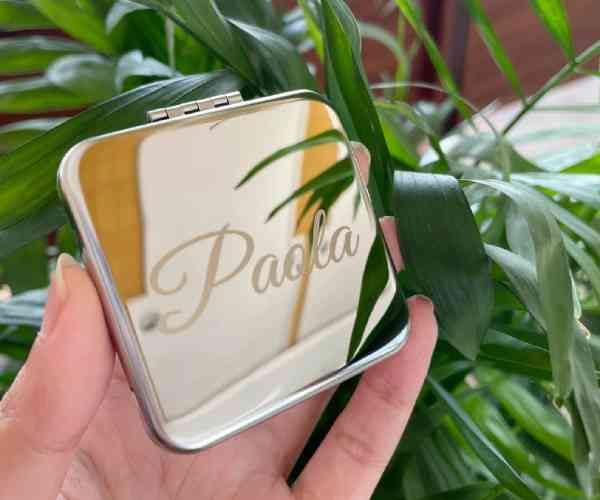 Engraved Silver Compact Mirror Favor4