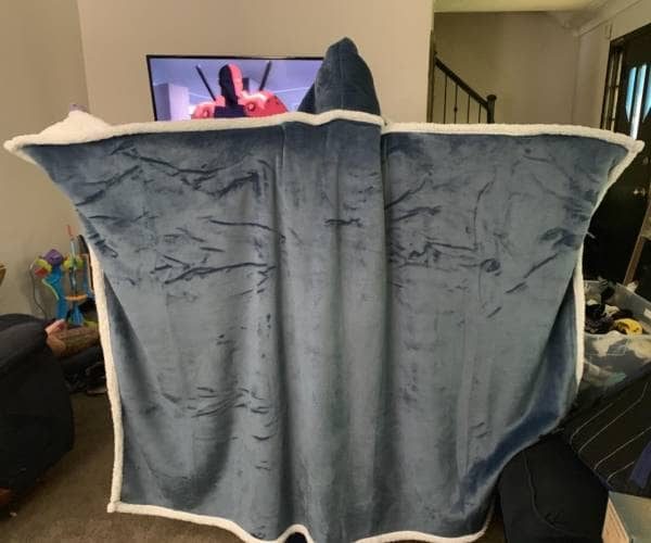 Hooded Cozy and Functional Throw Blanket5 (1) (1)