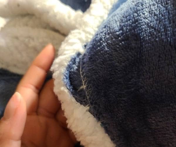 Hooded Cozy and Functional Throw Blanket6 (1) (1)