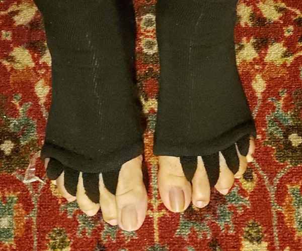 ReachTop Toe Separator Socks2 (1)