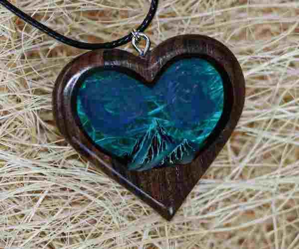 Wood resin jewelry Aurora borealis heart necklace2